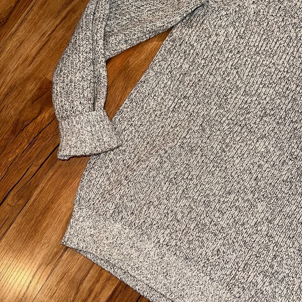 IZOD Pullover - Picture 5 of 6